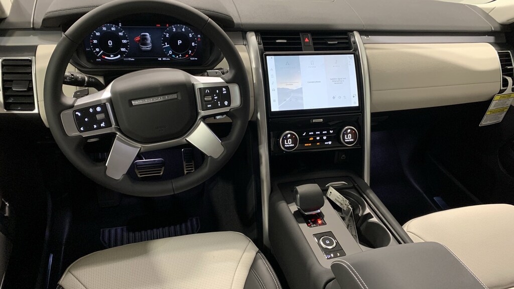 Used 2025 Land Rover Discovery Dynamic SE SUV