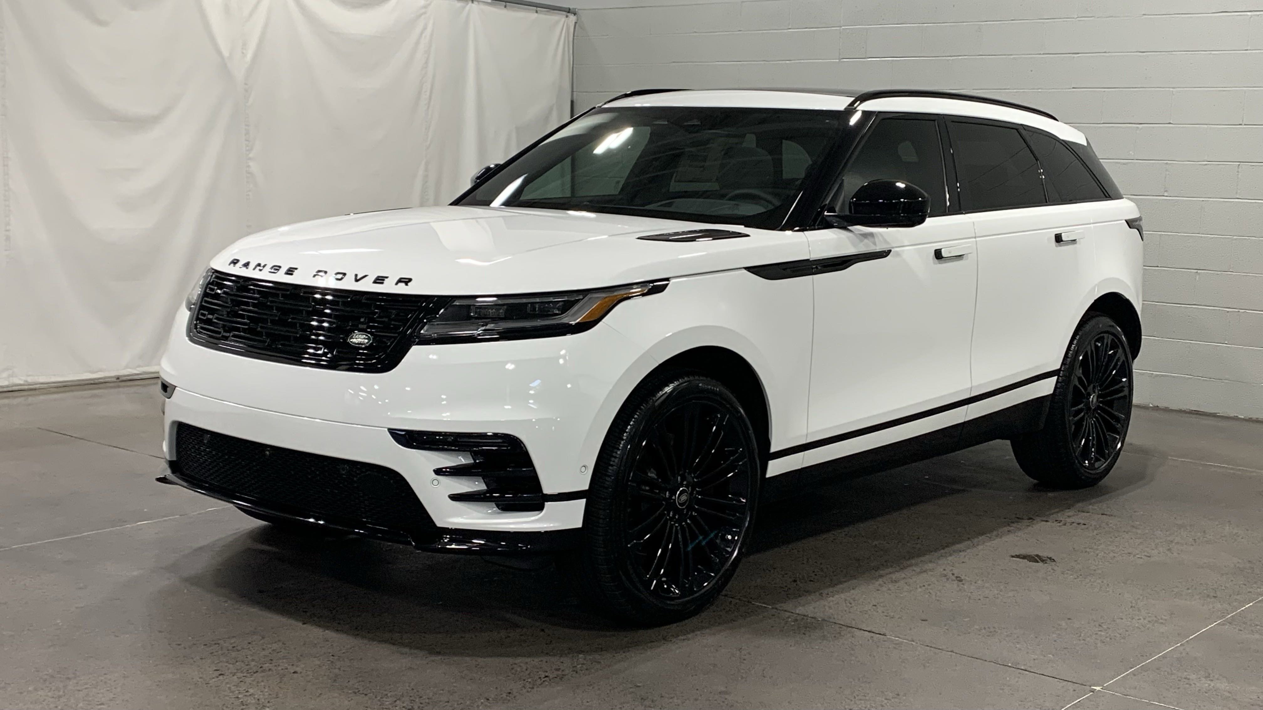 2026 Land Rover Range Rover Velar Dynamic SE SUV