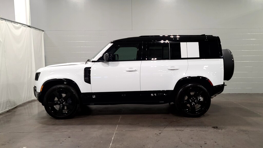 Used 2026 Land Rover Defender X-Dynamic SE SUV