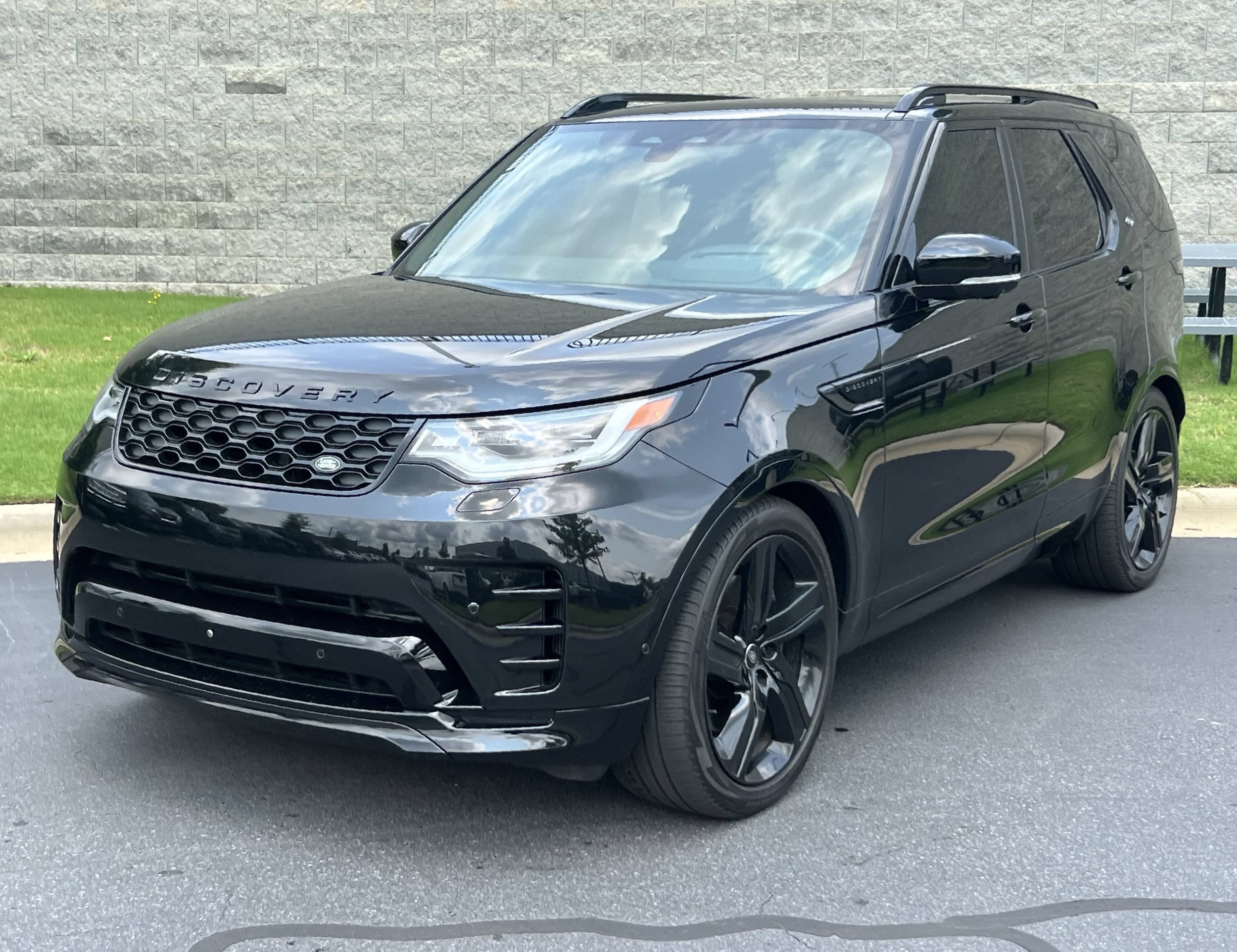 2024 Land Rover Discovery Dynamic SE
