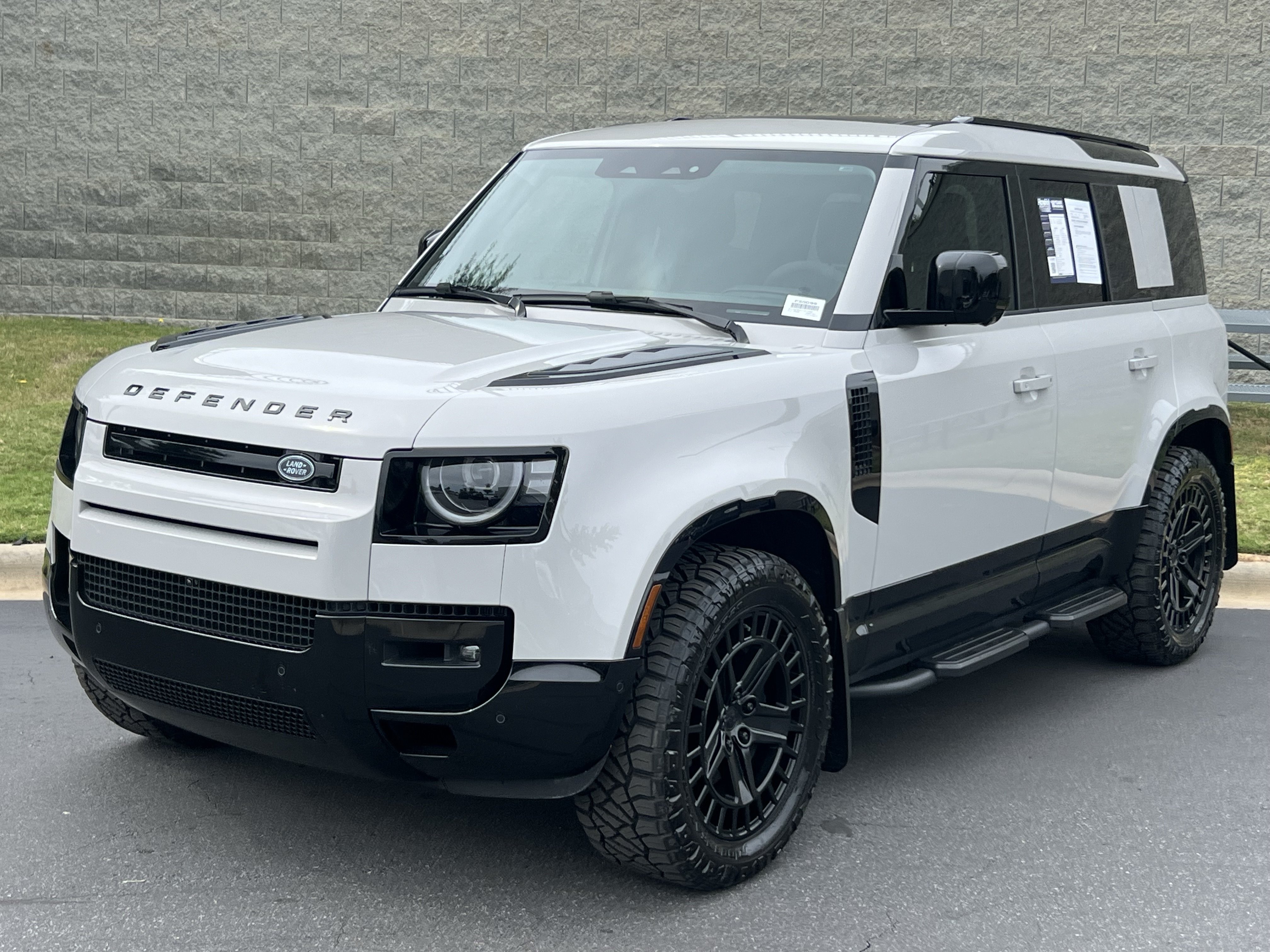 Used 2026 Land Rover Defender X-Dynamic SE SUV