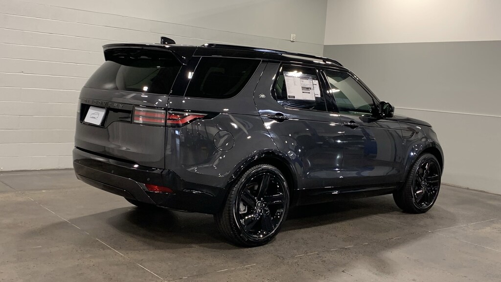 Used 2025 Land Rover Discovery Dynamic SE SUV