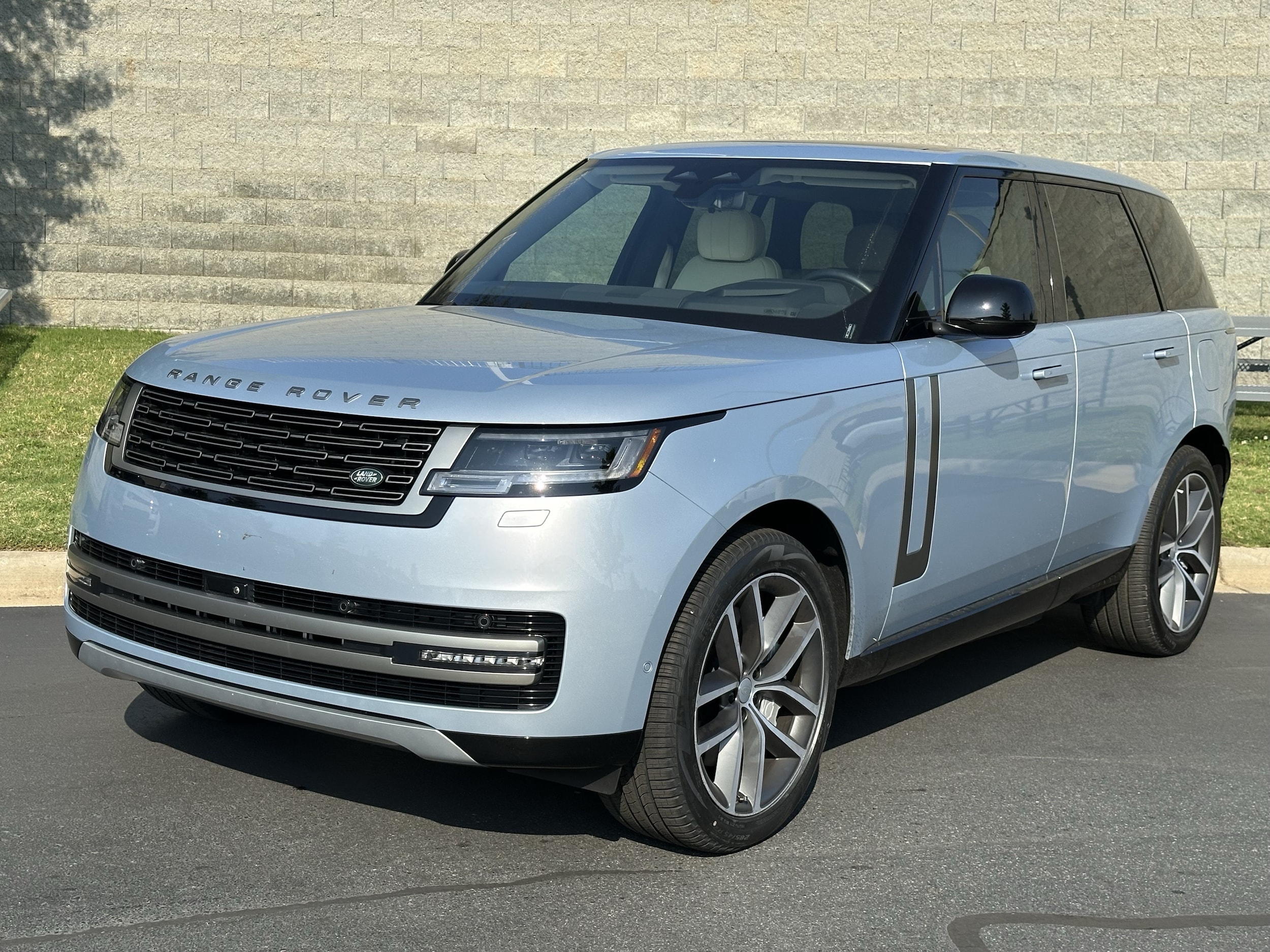 2025 Land Rover Range Rover SE