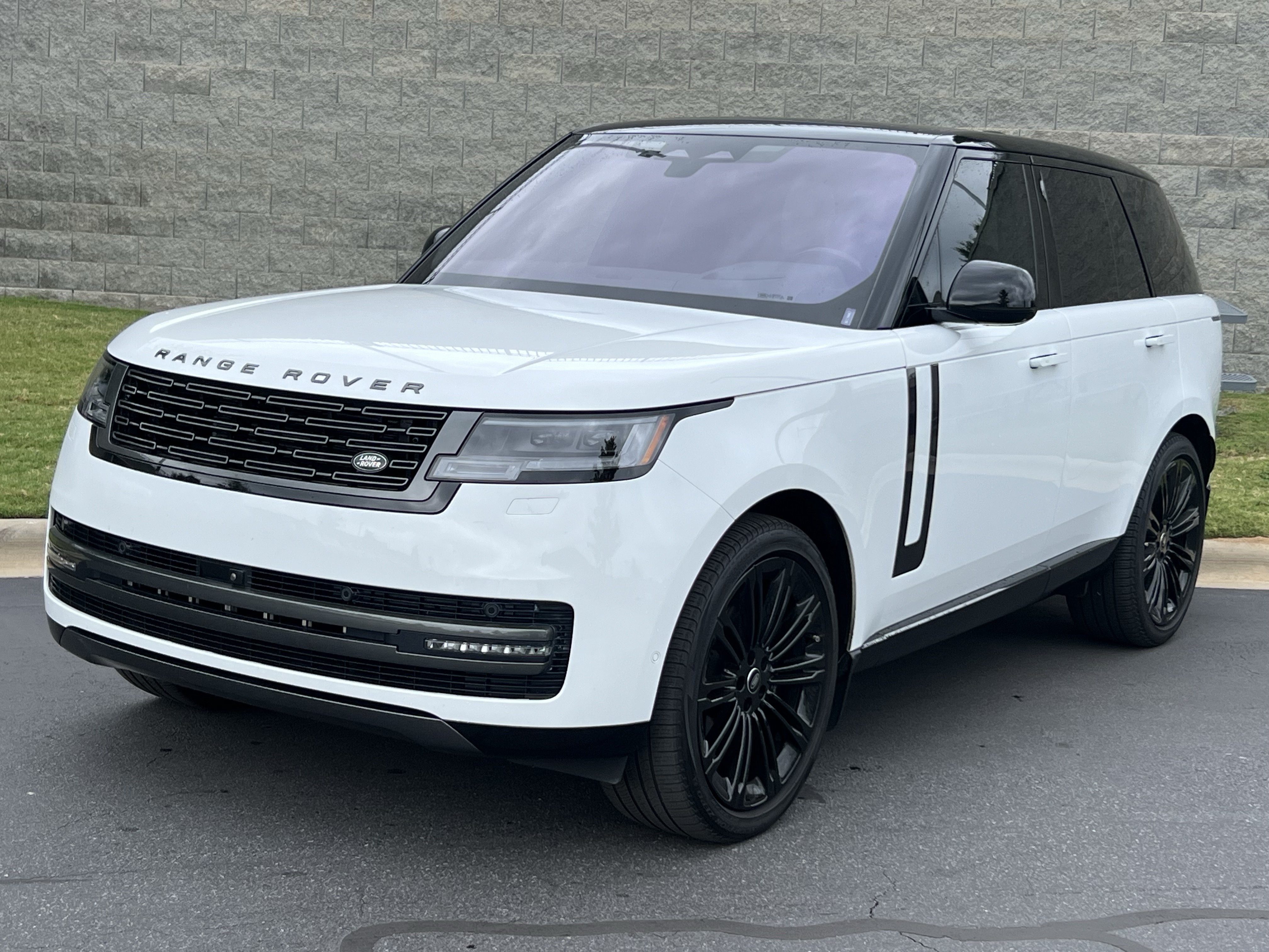 Used 2023 Land Rover Range Rover SE SUV
