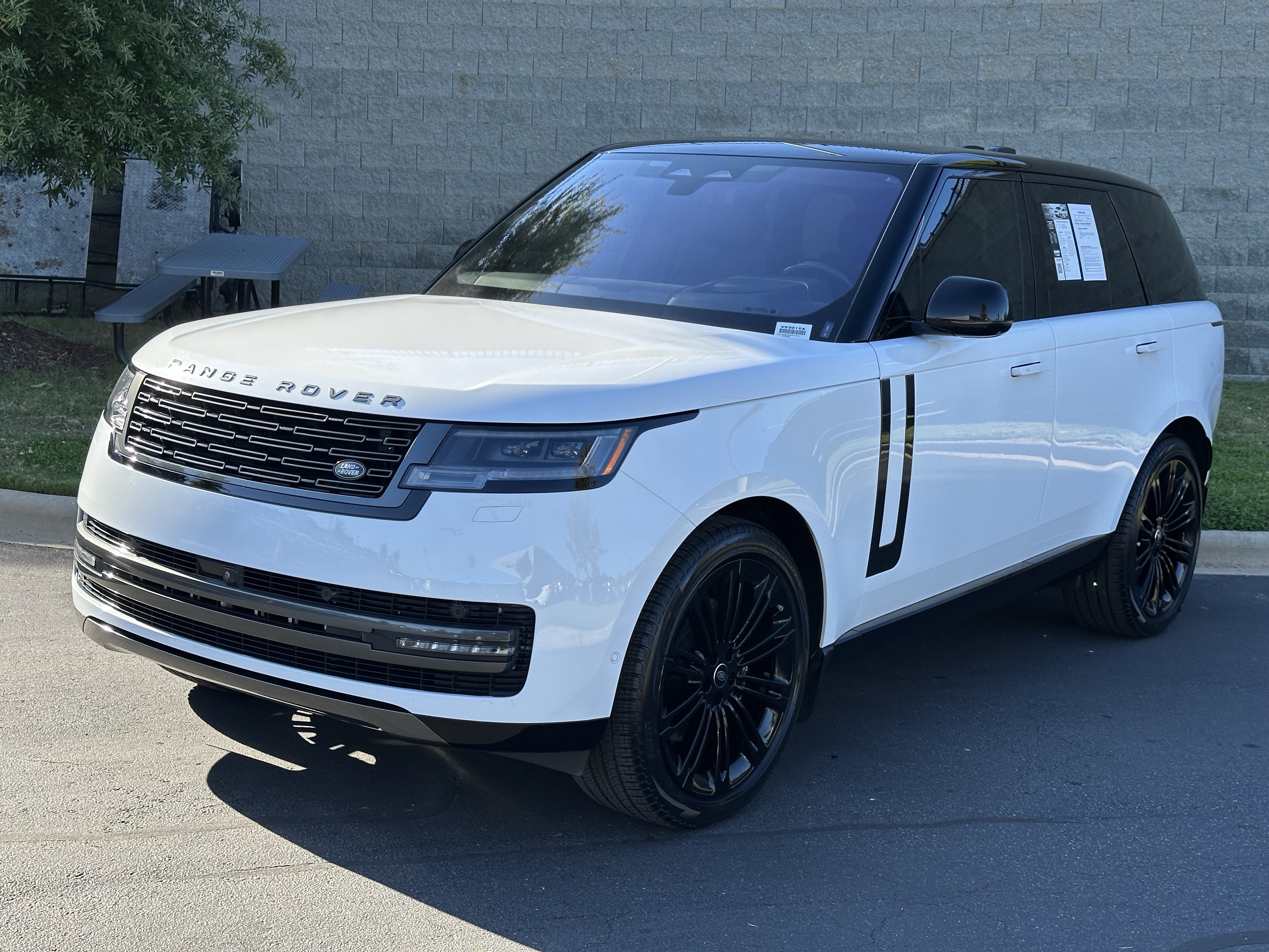 2023 Land Rover Range Rover SE SUV