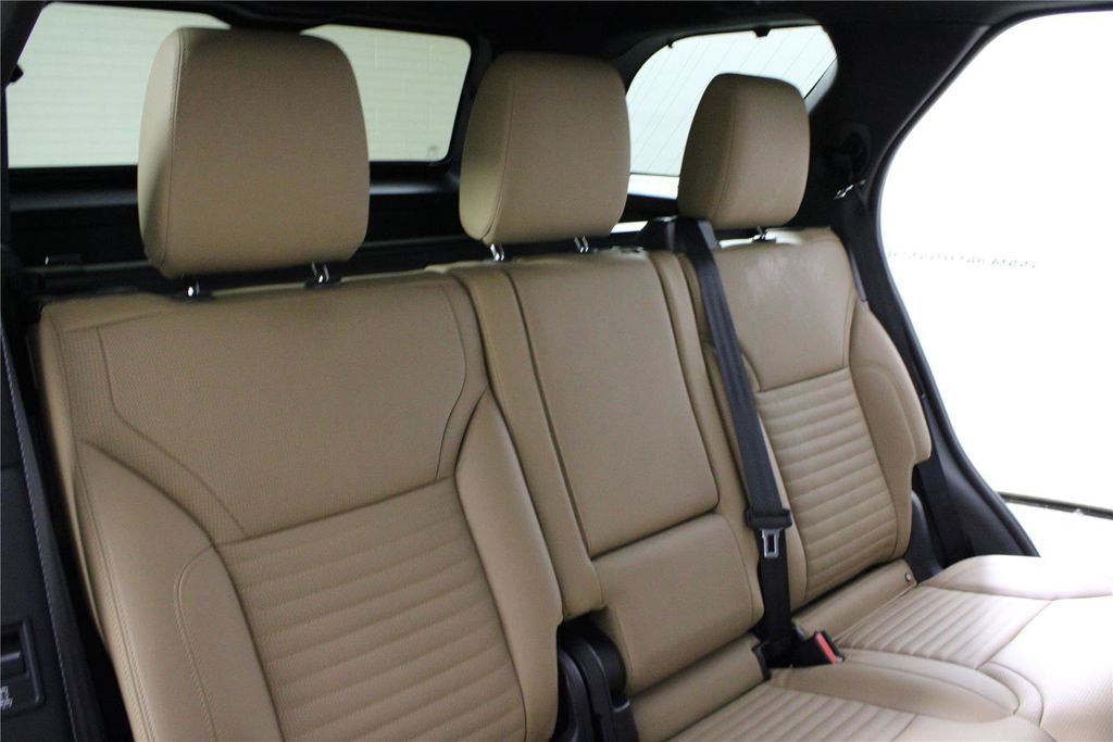 2025 Land Rover Discovery Dynamic SE - Photo 12