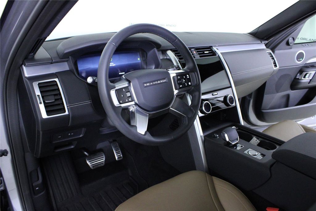 2025 Land Rover Discovery Dynamic SE - Photo 18