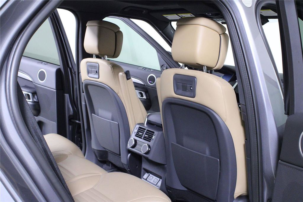 2025 Land Rover Discovery Dynamic SE - Photo 11