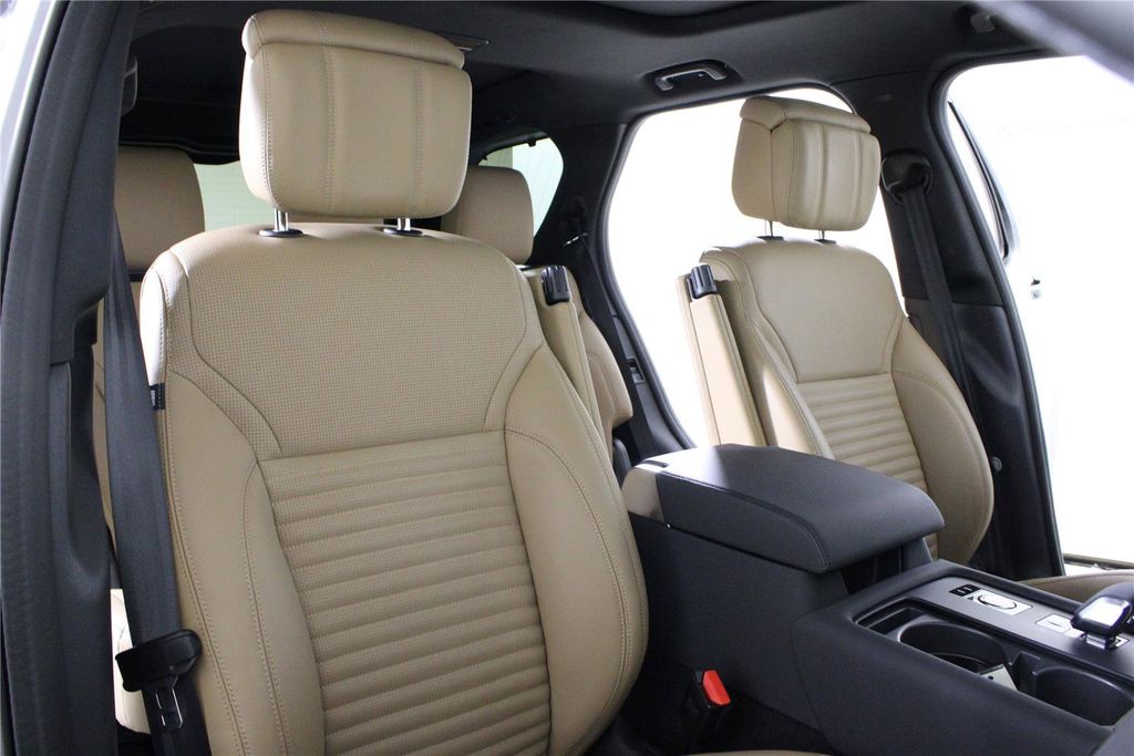 2025 Land Rover Discovery Dynamic SE - Photo 15