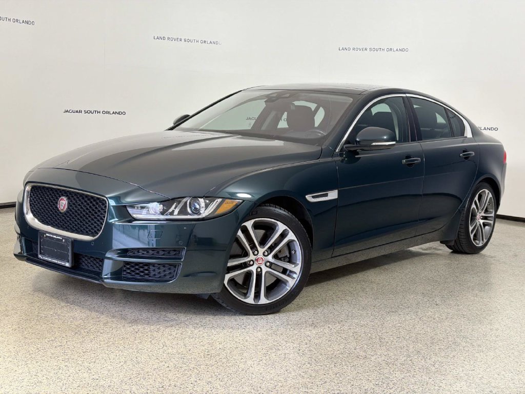 2017 Jaguar XE 35t Premium Sedan