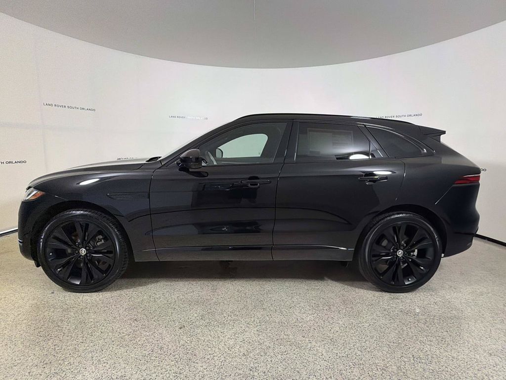 2026 Jaguar F-Pace R-Dynamic S - Photo 2
