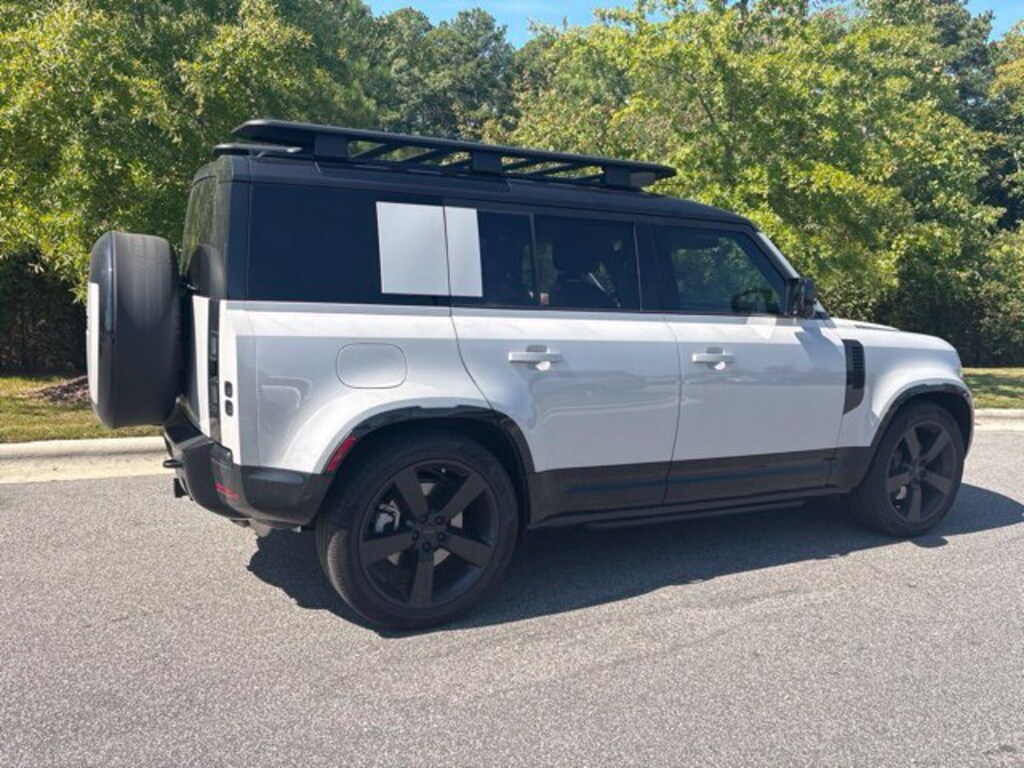 Used 2026 Land Rover Defender 110 X-Dynamic SE SUV