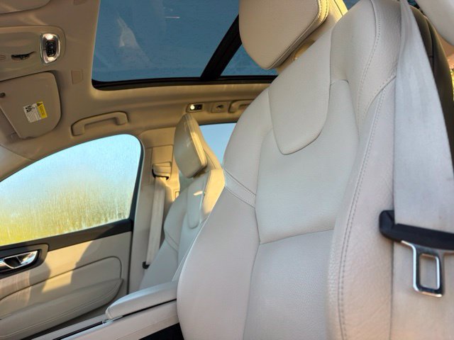 Used 2019 Volvo XC60 Momentum T6 AWD Momentum