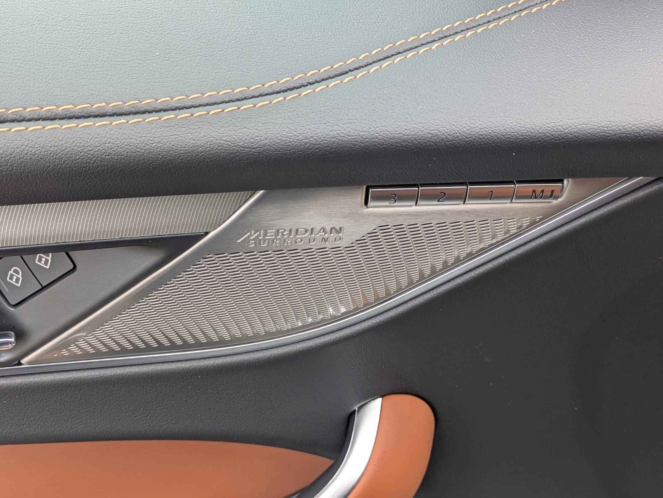 2026 Jaguar F-Pace R-Dynamic S - Photo 23