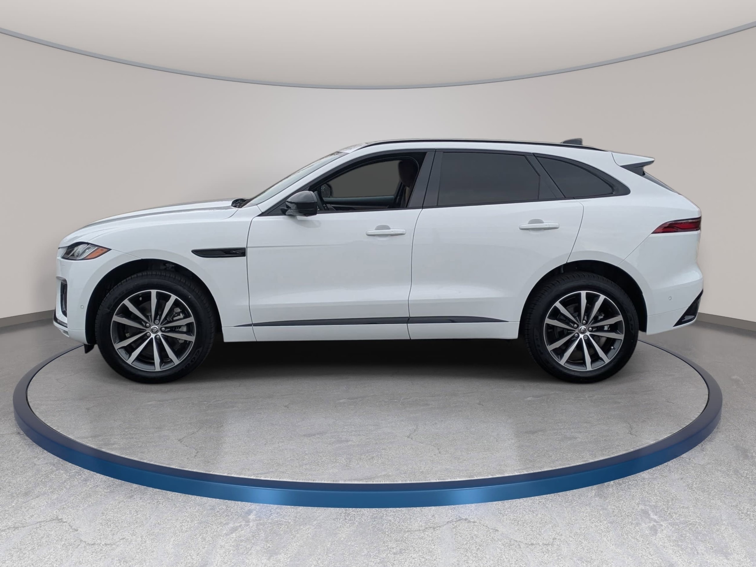 2026 Jaguar F-Pace R-Dynamic S - Photo 8