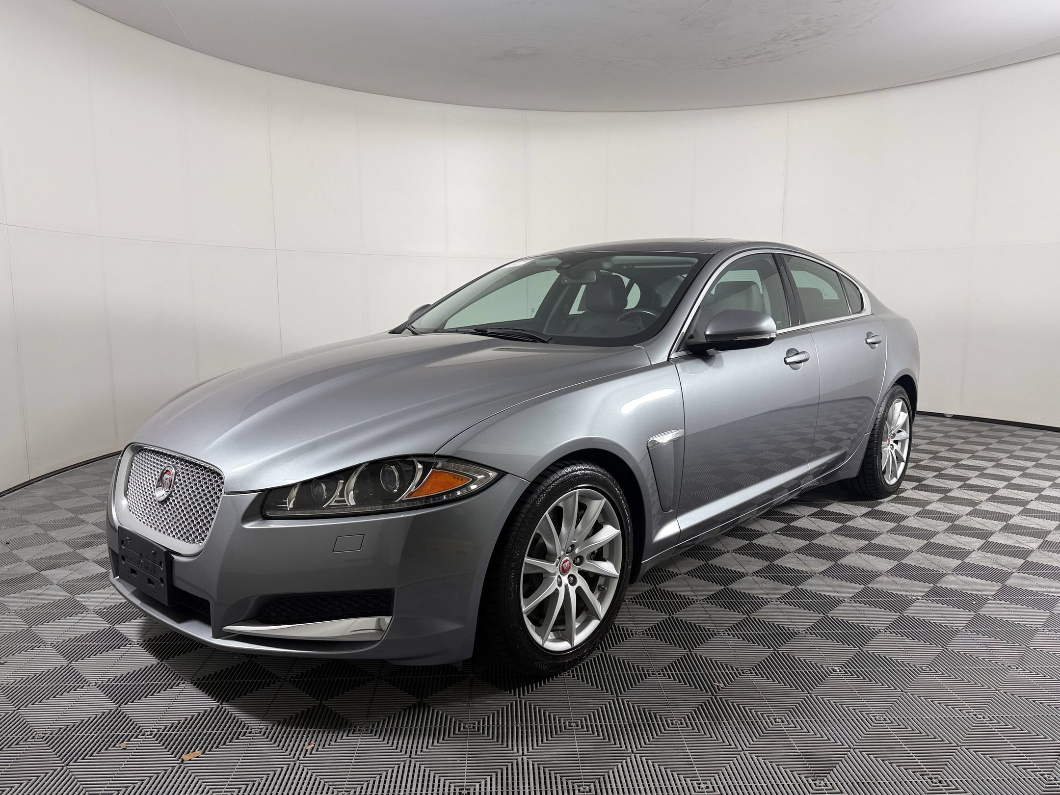Used 2014 Jaguar XF I4 T Sedan