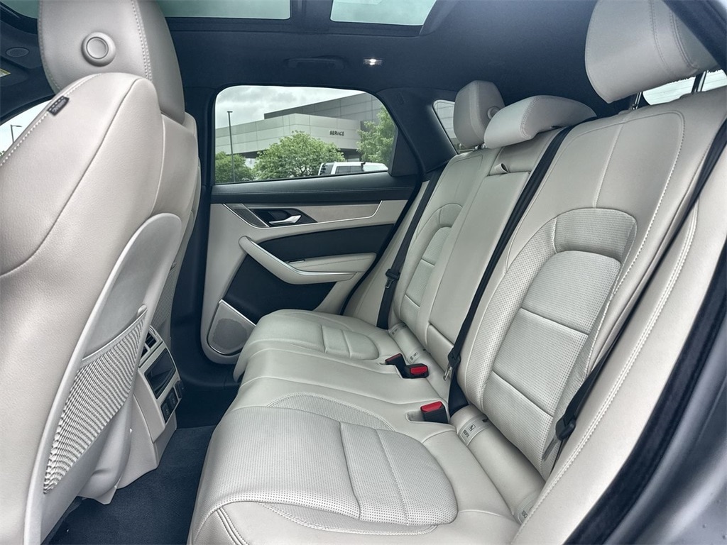 2026 Jaguar F-Pace R-Dynamic S - Photo 15