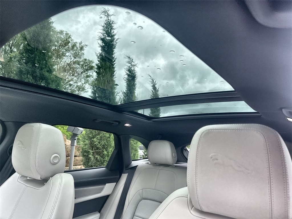2026 Jaguar F-Pace R-Dynamic S - Photo 19