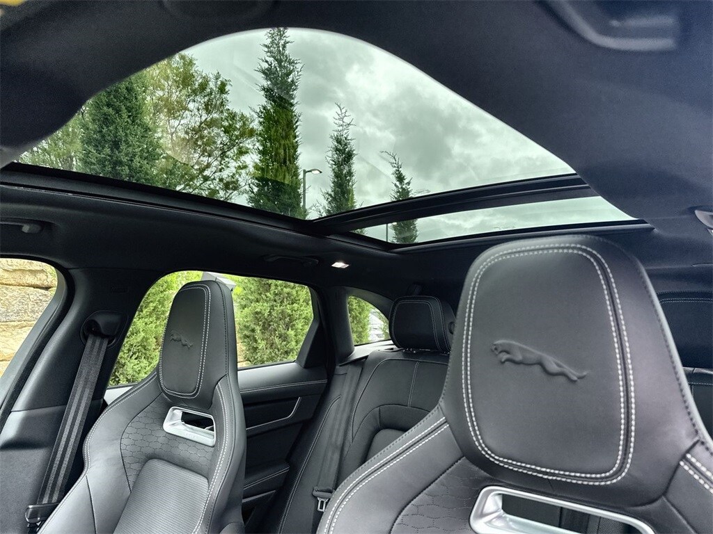 2026 Jaguar F-Pace R-Dynamic S - Photo 19