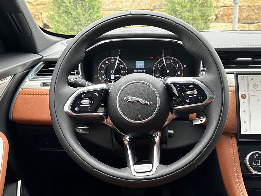 2026 Jaguar F-Pace R-Dynamic S - Photo 21