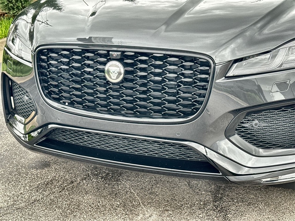 2026 Jaguar F-Pace R-Dynamic S - Photo 9