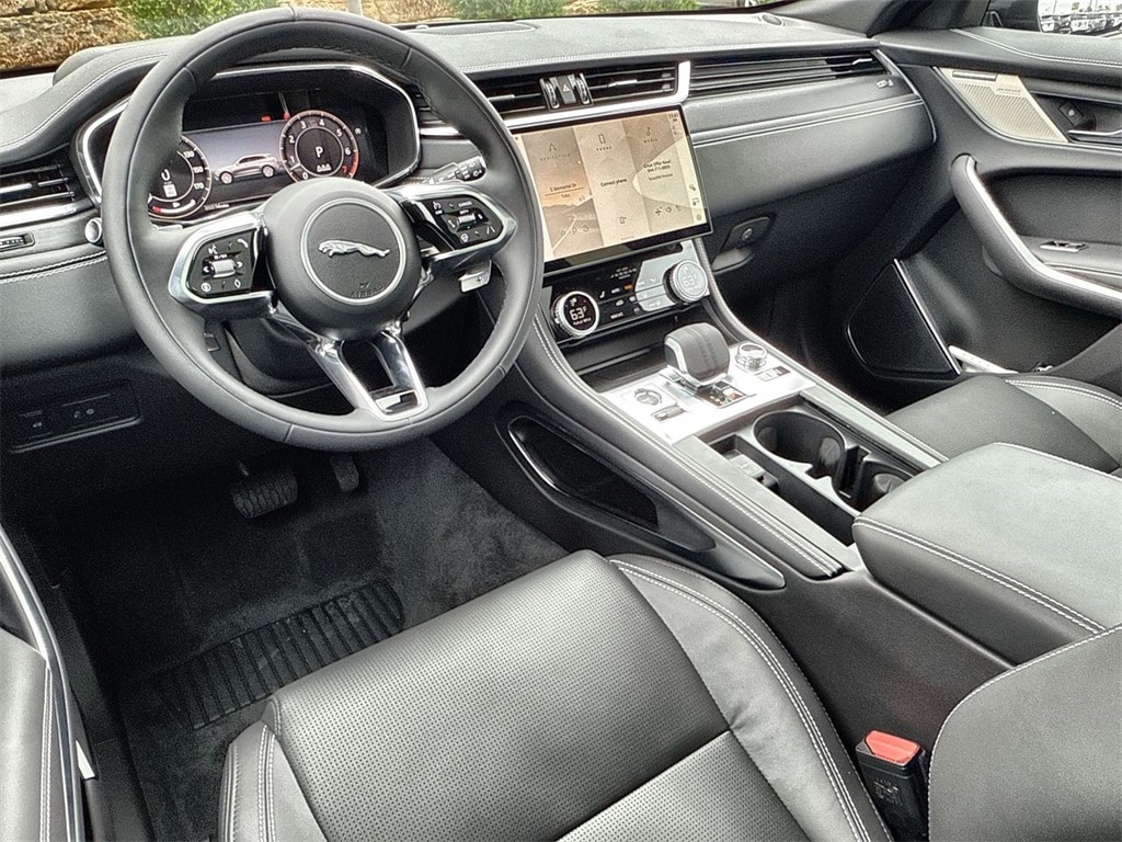 2026 Jaguar F-Pace R-Dynamic S - Photo 13