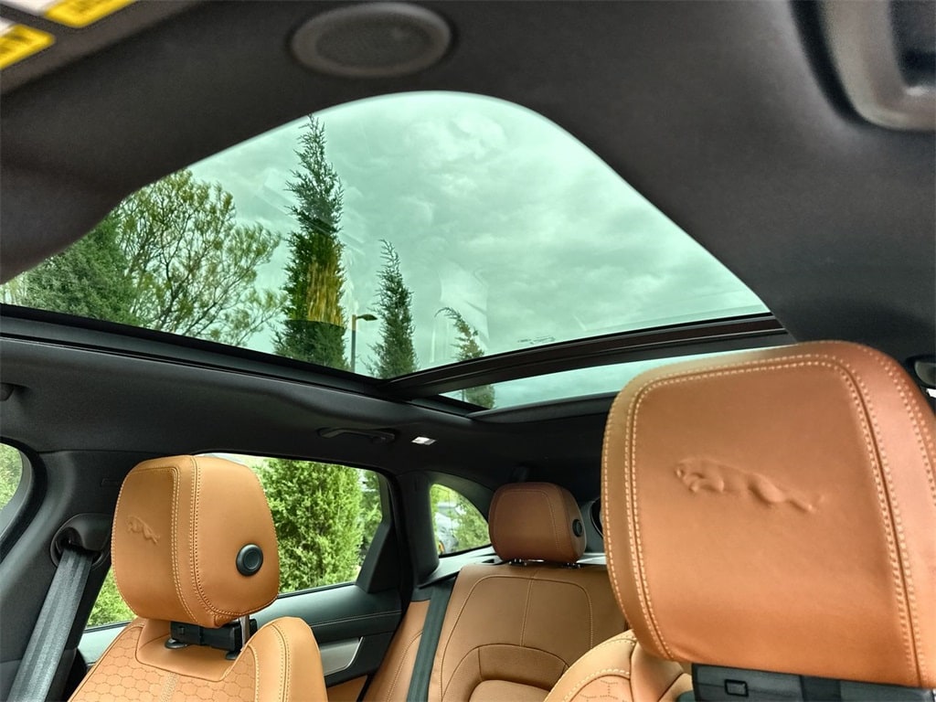 2026 Jaguar F-Pace R-Dynamic S - Photo 19