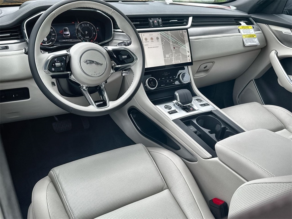 2026 Jaguar F-Pace R-Dynamic S - Photo 13