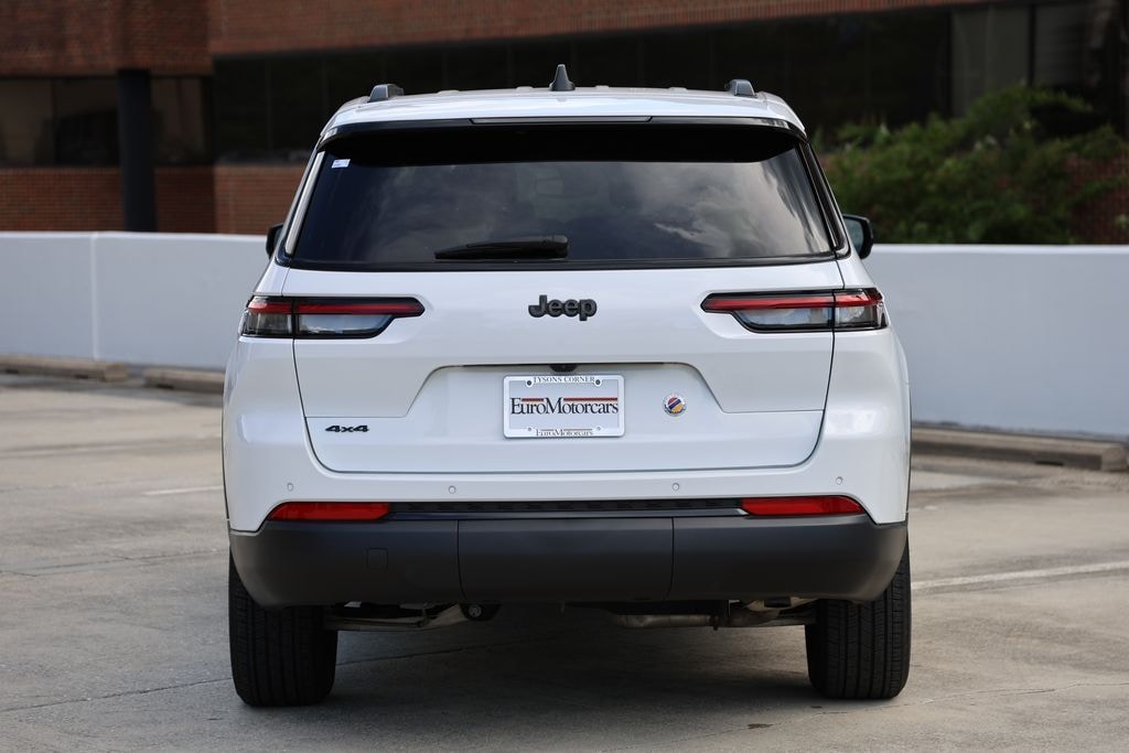 Used 2024 Jeep Grand Cherokee L Laredo SUV