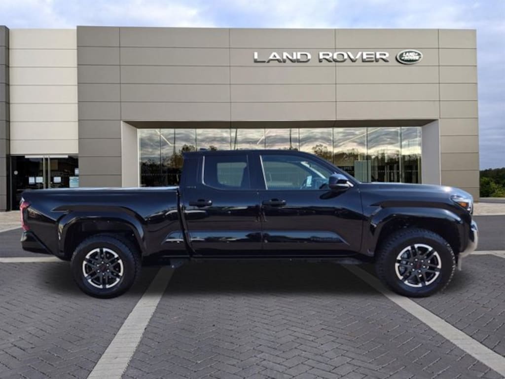 Used 2025 Toyota Tacoma 2WD SR5 Crew Cab Pickup