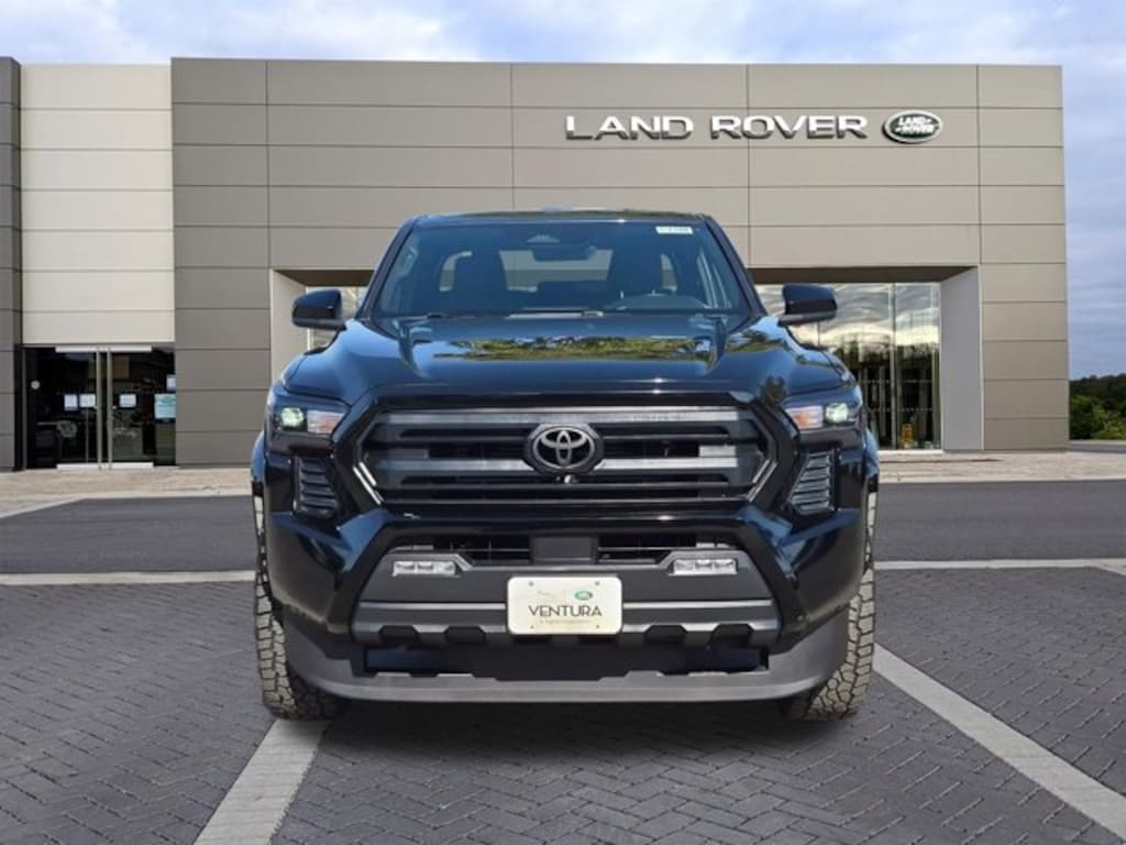Used 2025 Toyota Tacoma 2WD SR5 Crew Cab Pickup