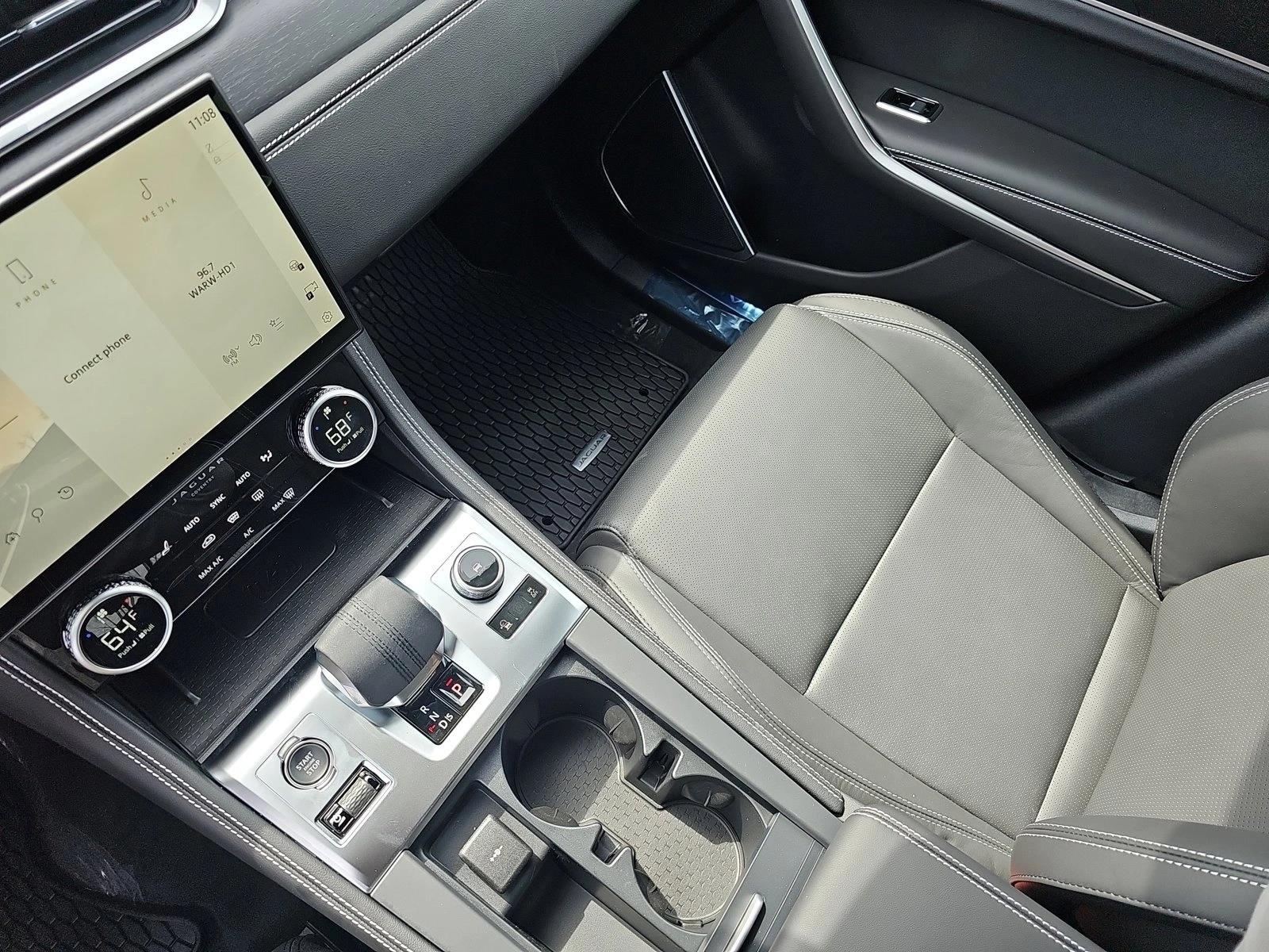2026 Jaguar F-Pace R-Dynamic S - Photo 19
