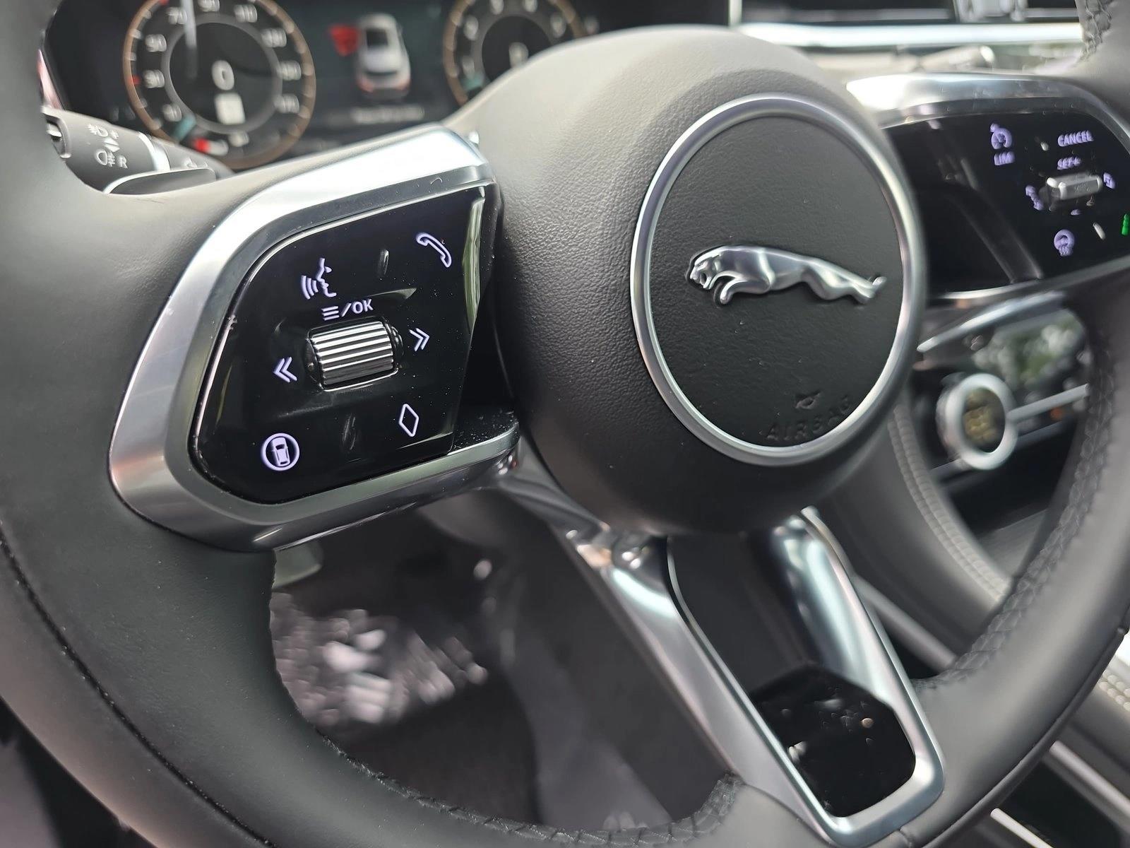 2026 Jaguar F-Pace R-Dynamic S - Photo 17
