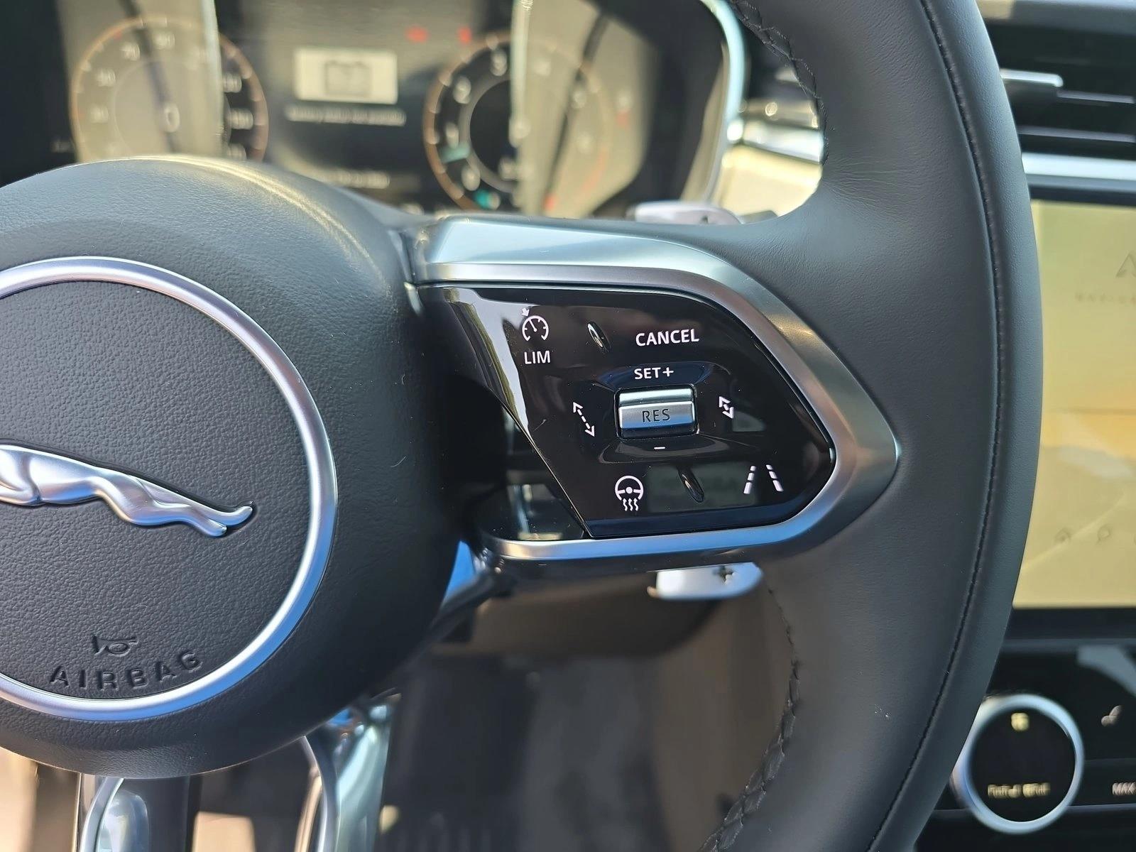 2026 Jaguar F-Pace R-Dynamic S - Photo 16