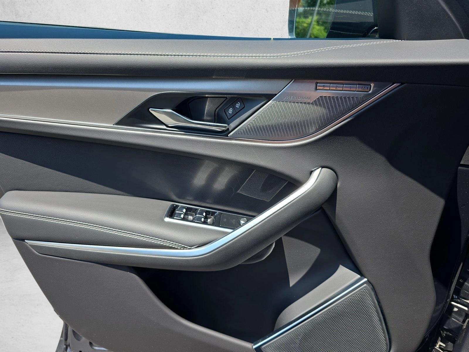 2026 Jaguar F-Pace R-Dynamic S - Photo 25