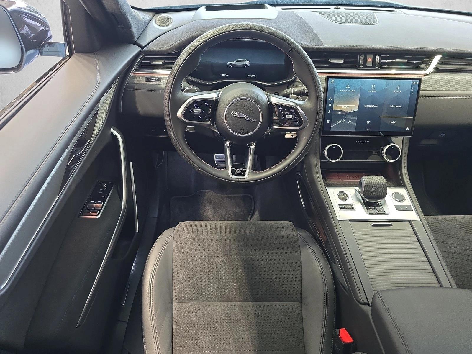 2026 Jaguar F-Pace SVR - Photo 16