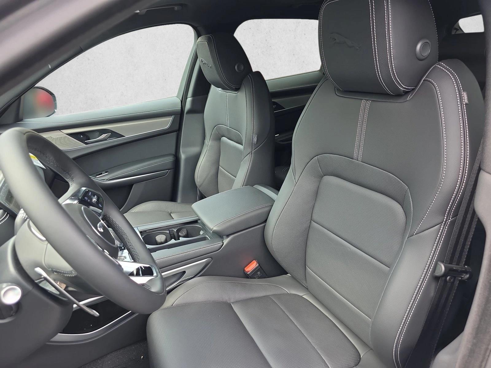 2026 Jaguar F-Pace R-Dynamic S - Photo 15
