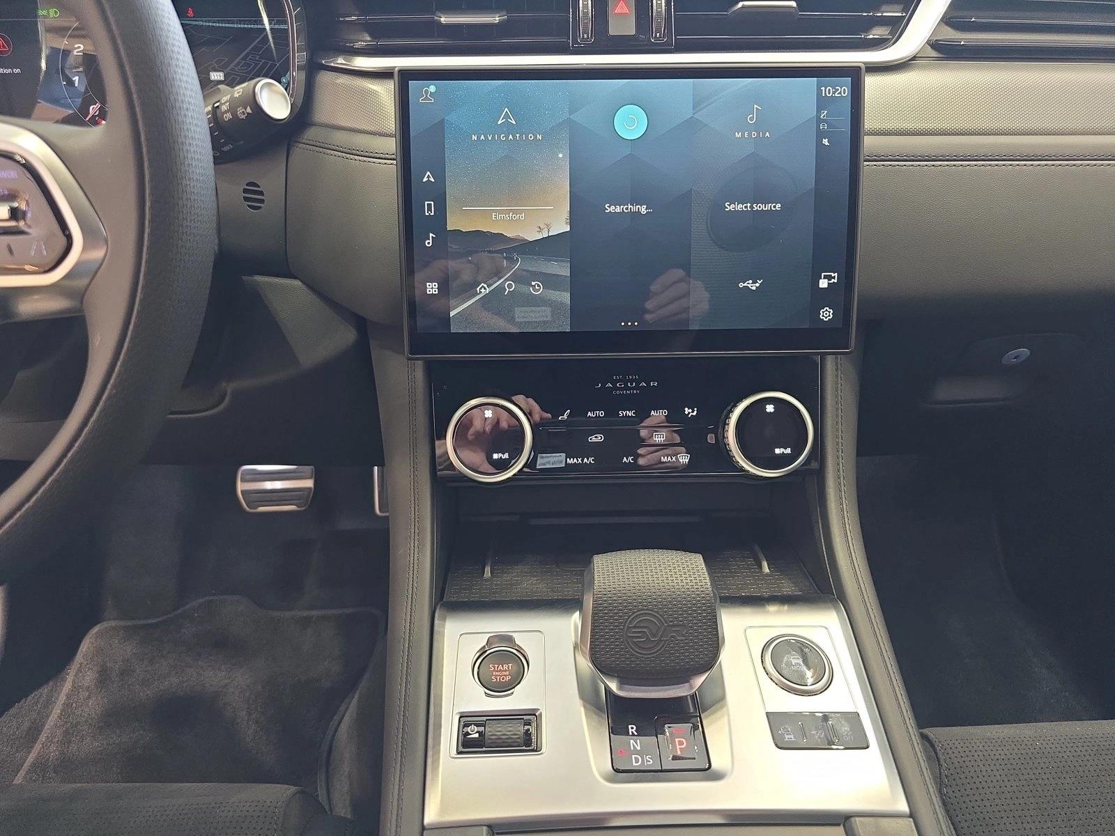 2026 Jaguar F-Pace SVR - Photo 21