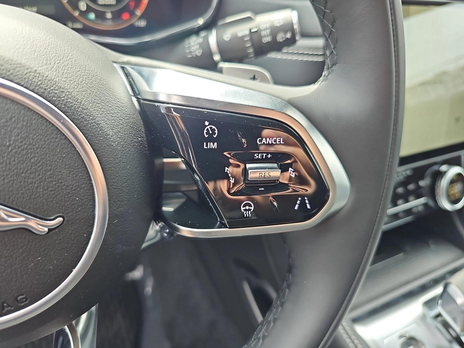 2026 Jaguar F-Pace R-Dynamic S - Photo 13