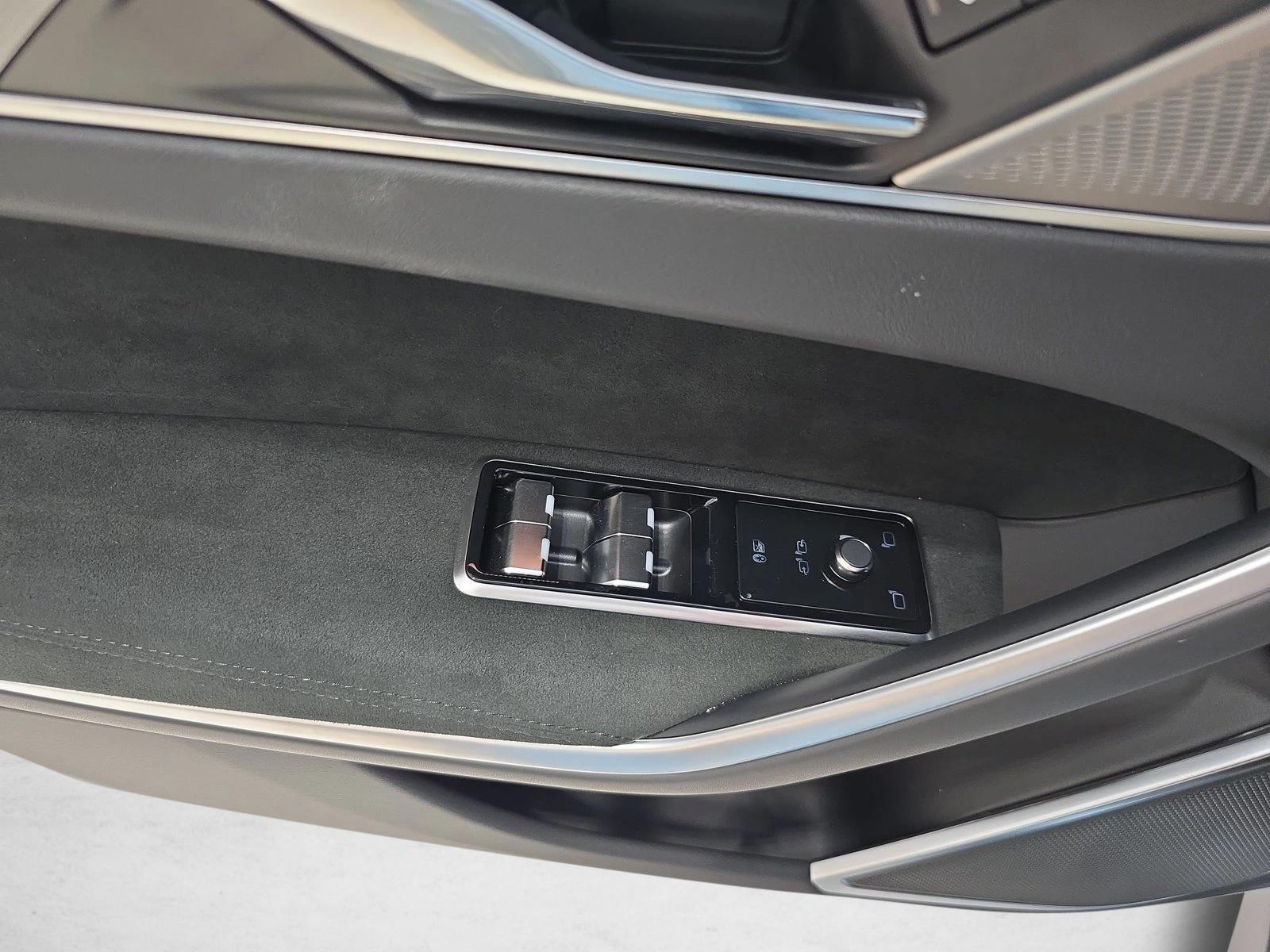 2026 Jaguar F-Pace SVR - Photo 27
