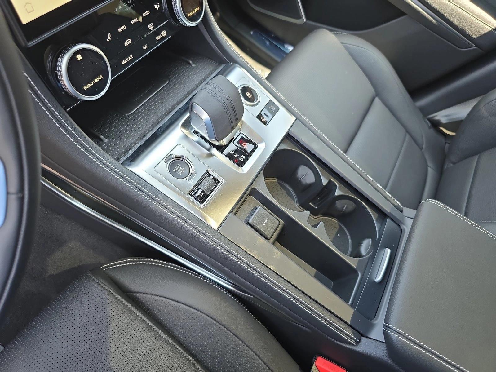 2026 Jaguar F-Pace R-Dynamic S - Photo 23
