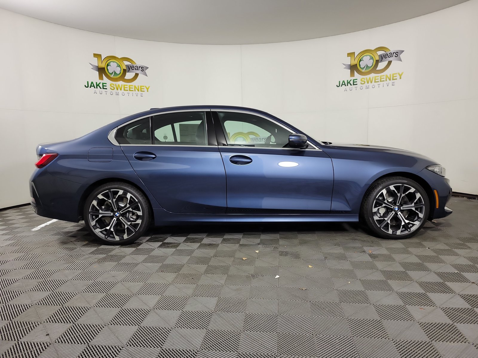 2026 BMW 3 Series 330i - Photo 8
