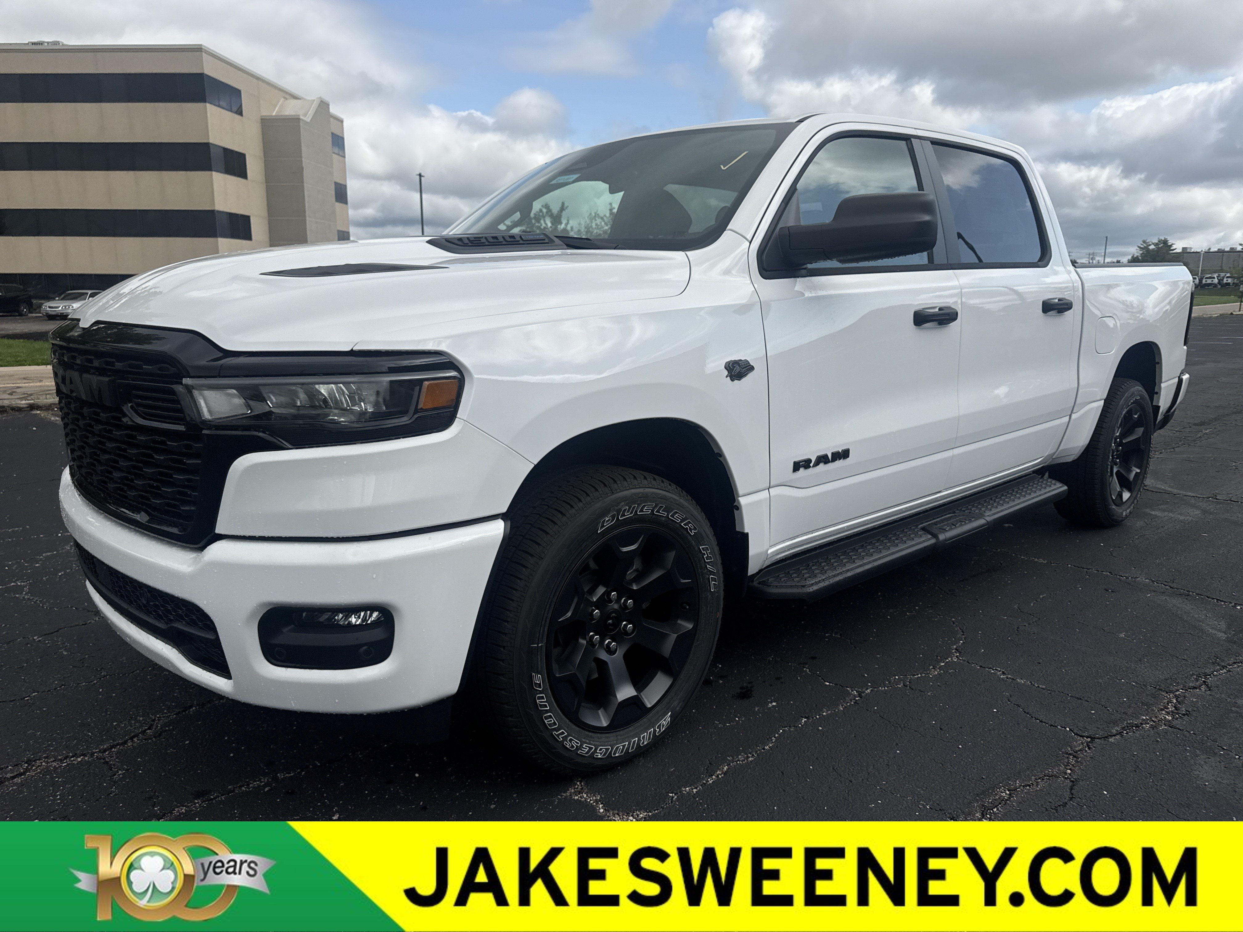 New 2027 Ram 1500 EXPRESS CREW CAB 4X4 5'7 BOX Pickup