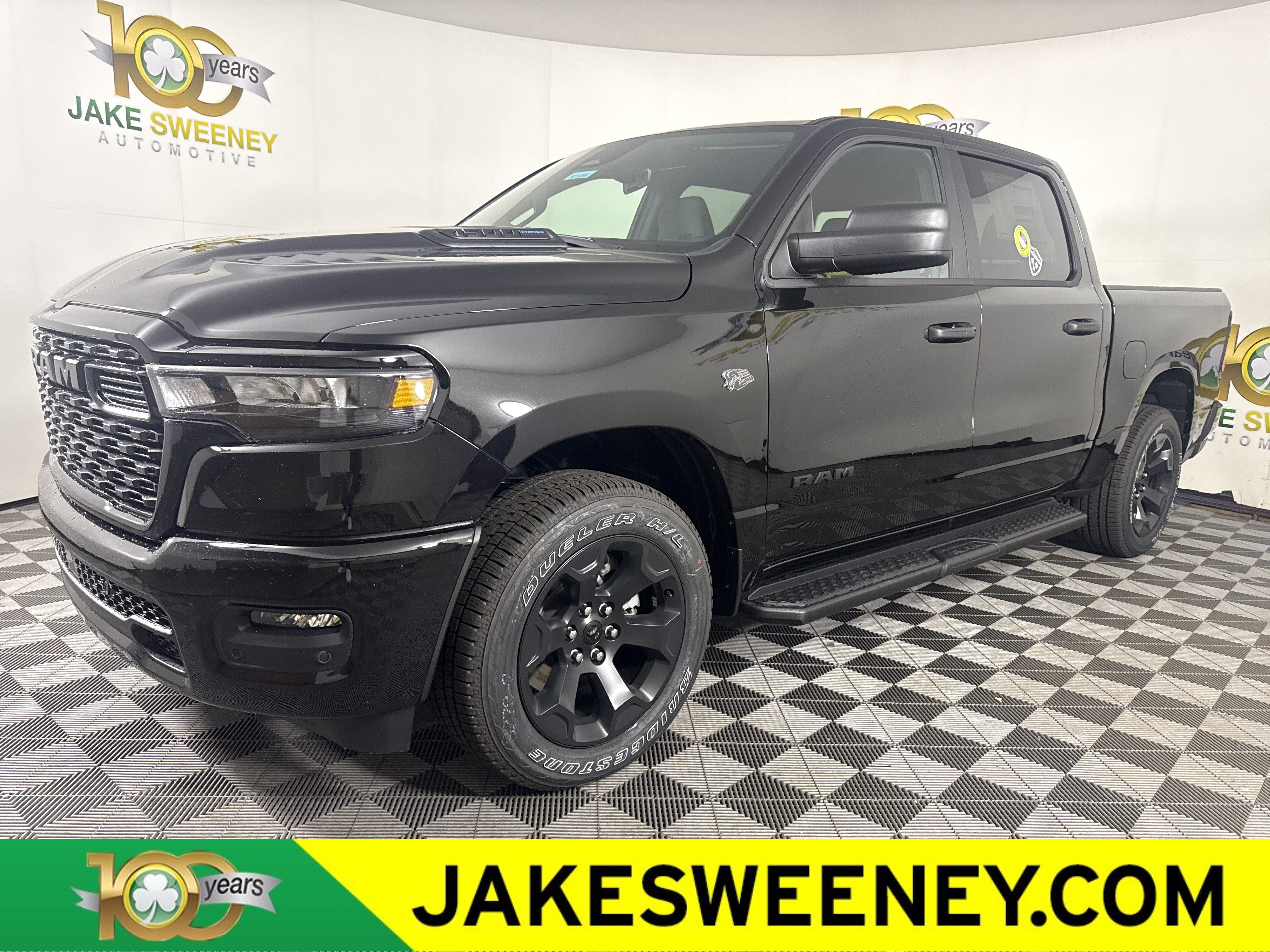 New 2027 Ram 1500 EXPRESS CREW CAB 4X4 5'7 BOX Pickup