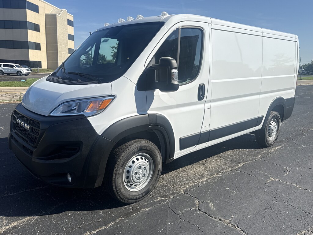 New 2026 Ram ProMaster PROMASTER 2500 TRADESMAN CARGO VAN LOW ROOF 136' W Cargo Van