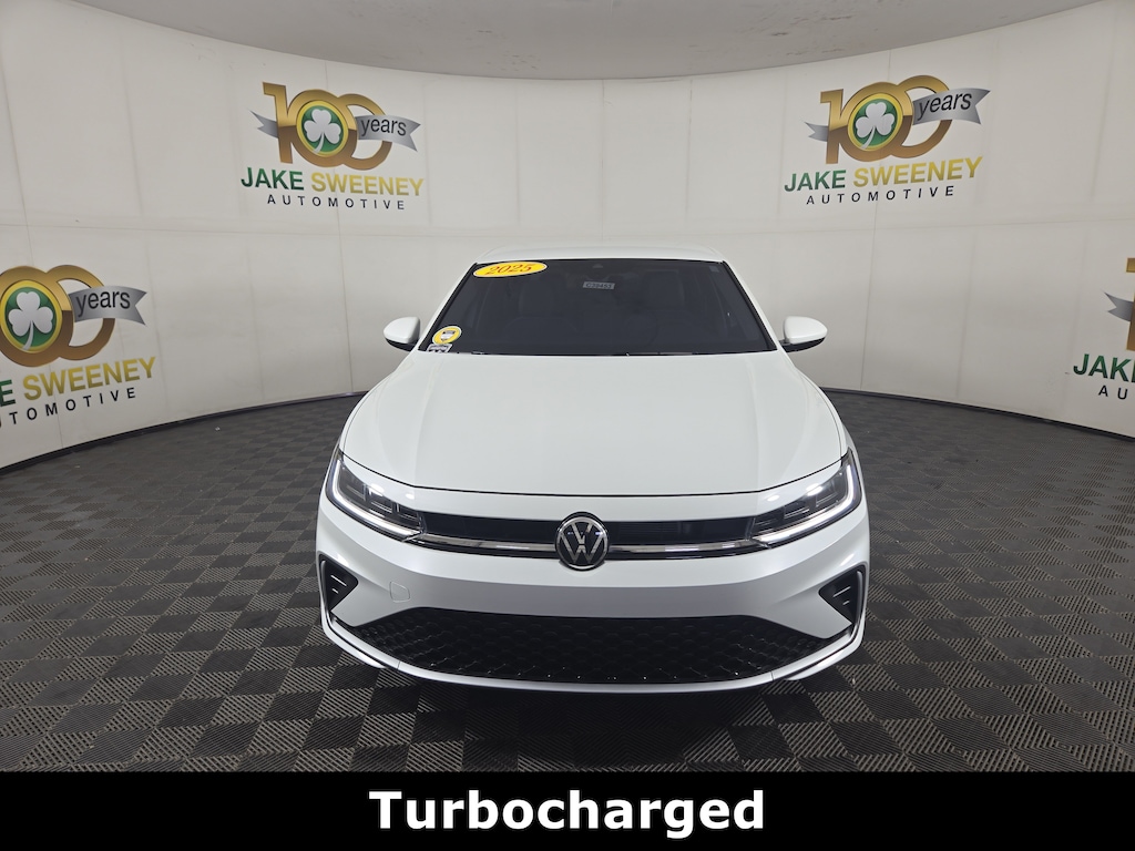 Used 2025 Volkswagen Jetta SE Sedan