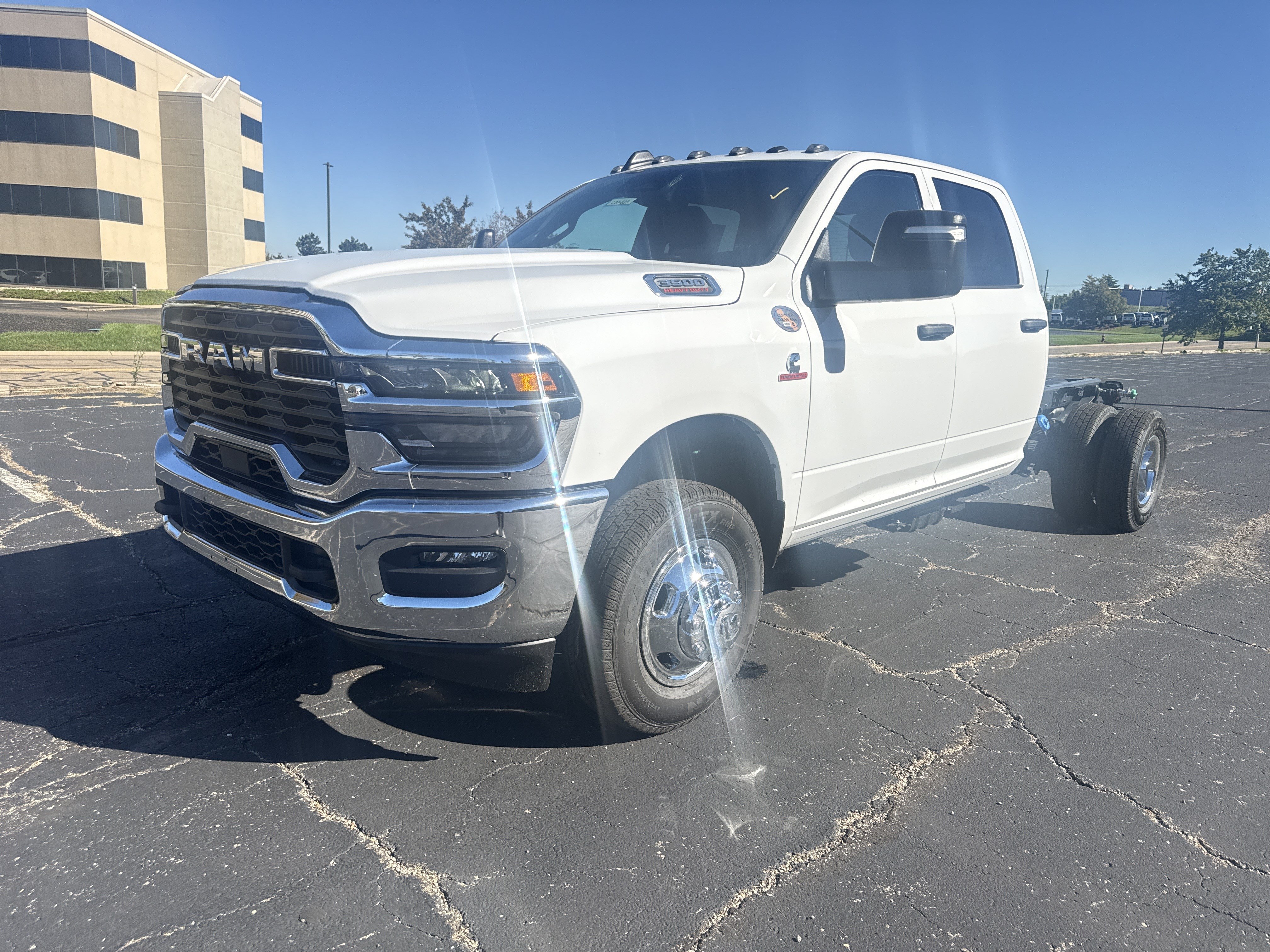 New 2027 Ram 3500 Chassis Cab TRADESMAN CREW 4X4 60' CA Pickup