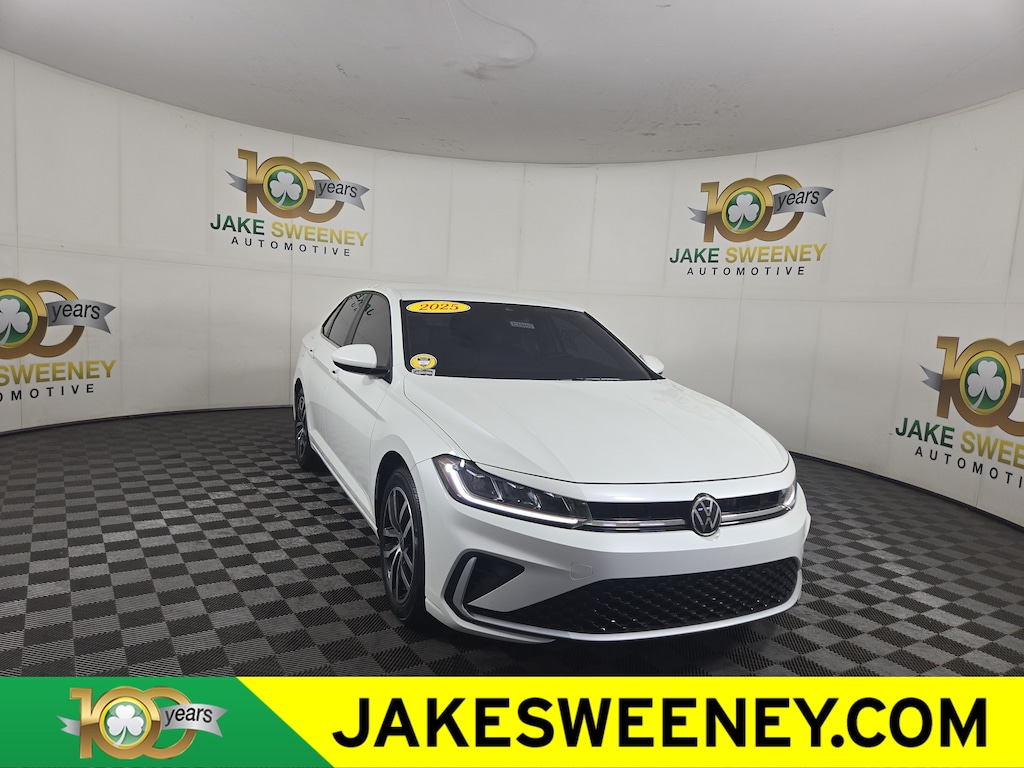 Used 2025 Volkswagen Jetta SE Sedan