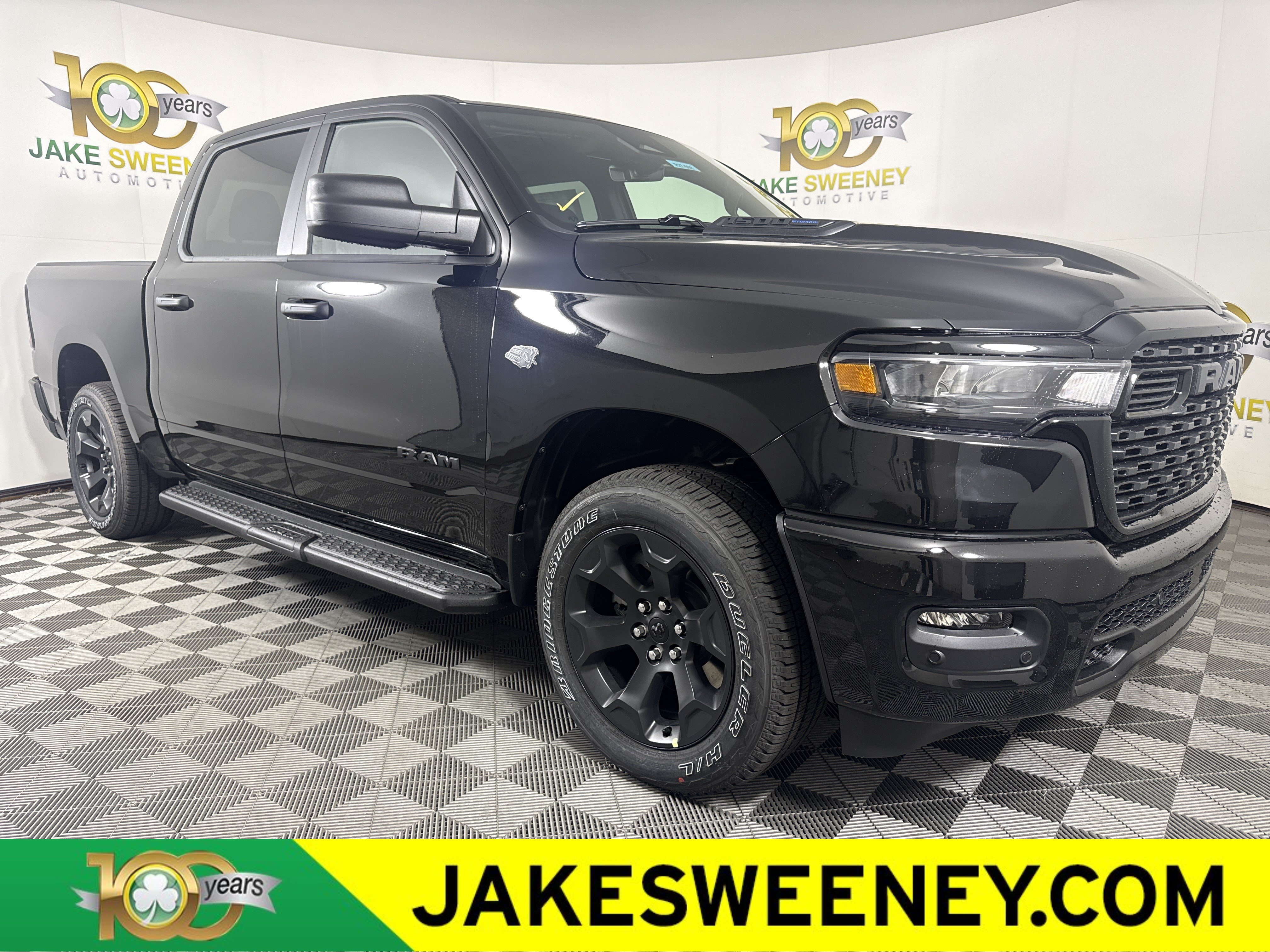 New 2027 Ram 1500 EXPRESS CREW CAB 4X4 5'7 BOX Pickup