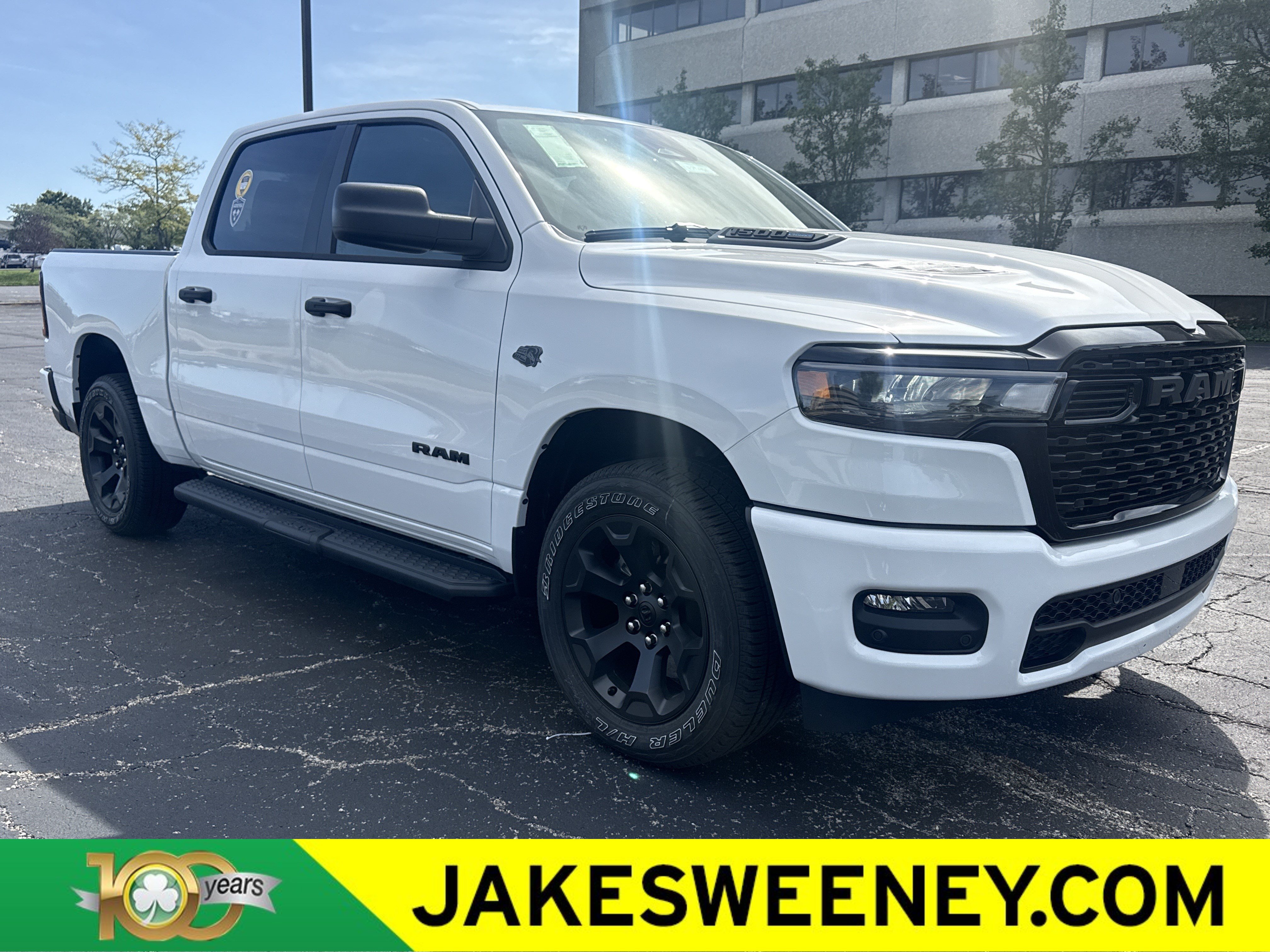 New 2027 Ram 1500 EXPRESS CREW CAB 4X4 5'7 BOX Pickup
